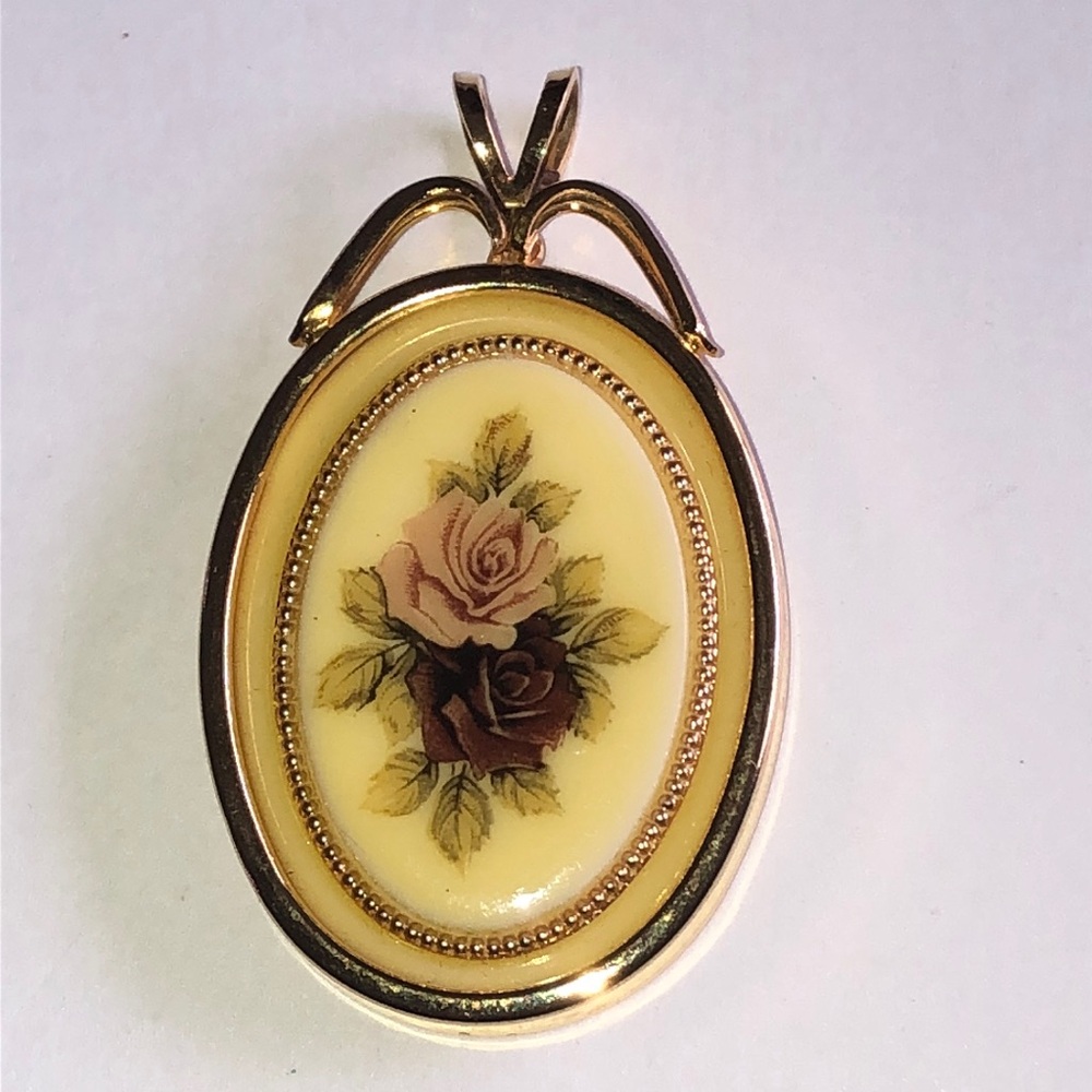 Elegant Vintage Gold Tone Floral Boho Ceramic Pendant - Picture 2 of 4